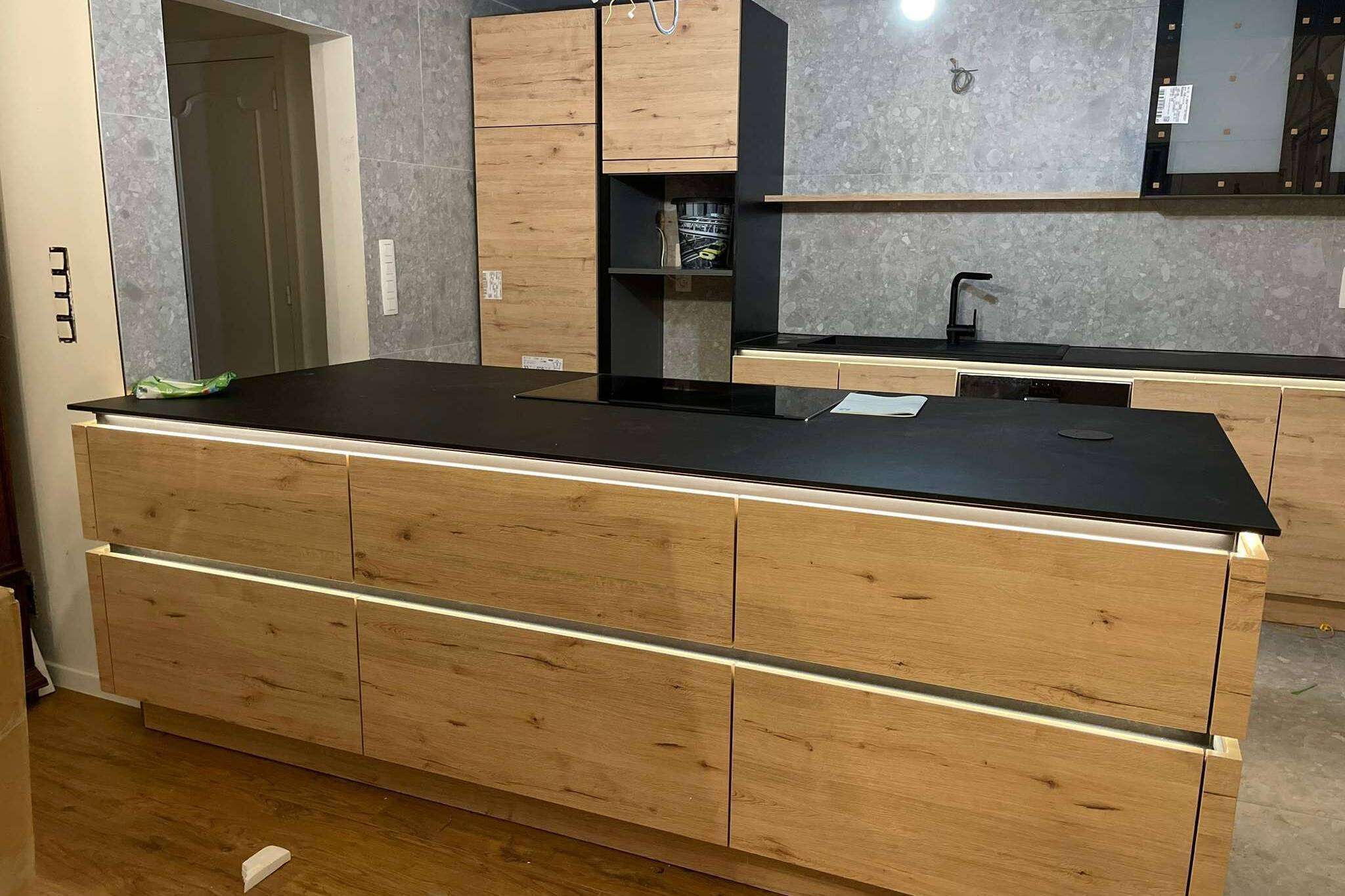 Houten keuken eiland met lades